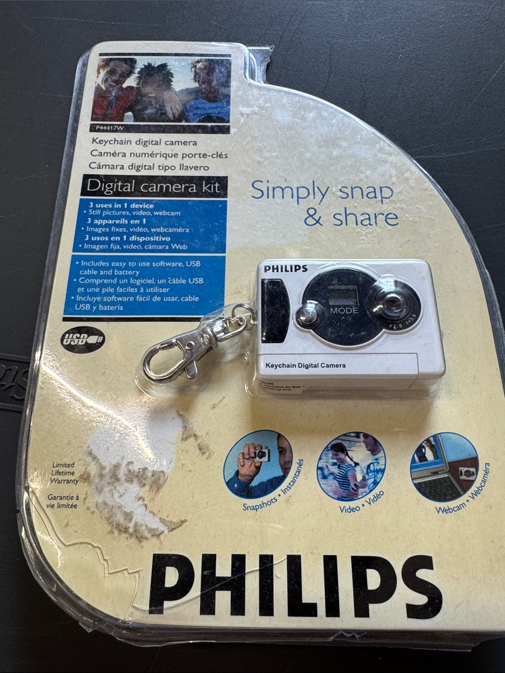 Philips White Keychain Digital Camera with Silver Clip